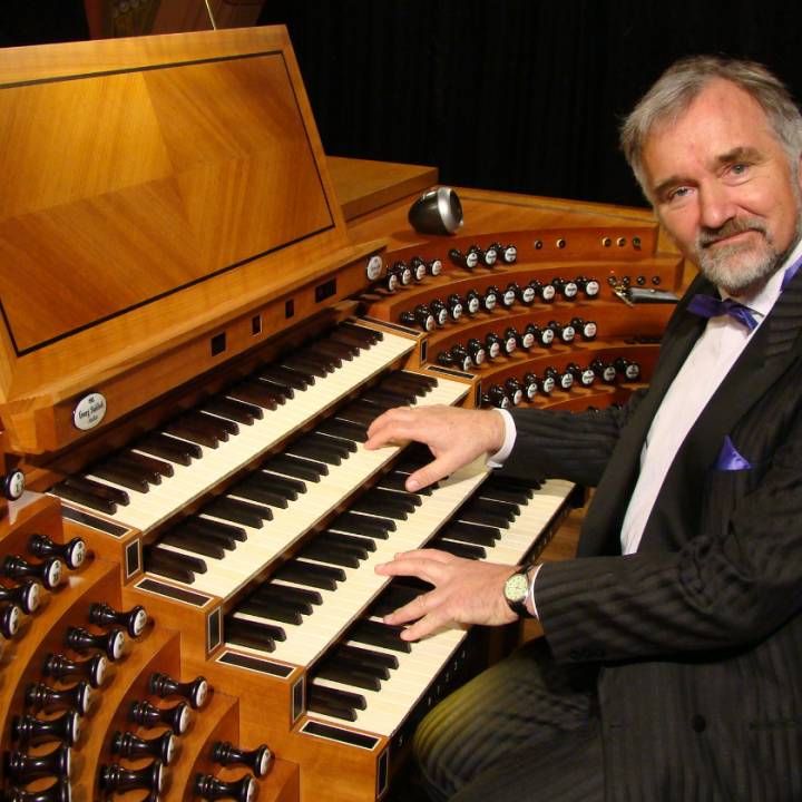 Orgel und Gesang