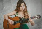 Yuliya Lonskaya, Gitarre & Gesang