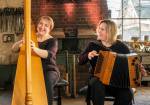 Luft & Saiten: Harfe trifft Harmonika