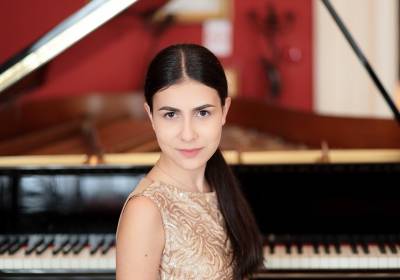 Alexandra Dovgan - Klavierkonzert