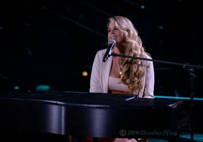 Jennifer Lynn & Friends