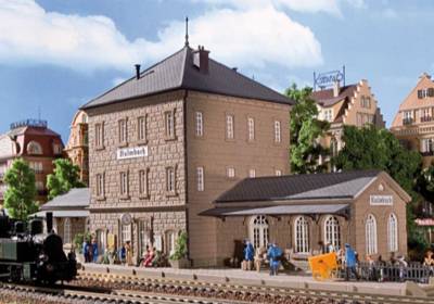 Der Bahnhof bleibt im Dorf