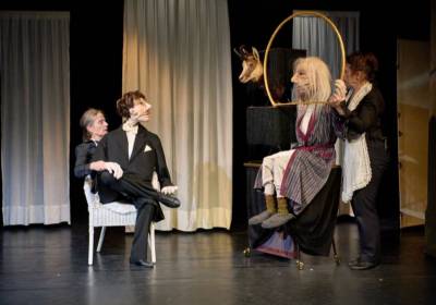 Kulturbühne in der Reger-Halle: Auf Bäume klettern