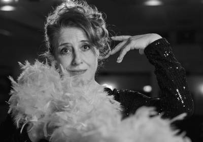 Luise Kinseher - MARY FROM BAVARY: Endlich SOLO!