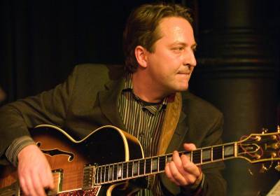 Paulo Morello Sambop Trio: Moving