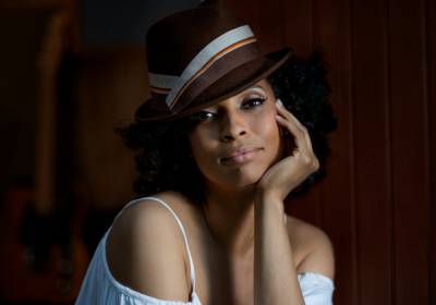 TOKUNBO – Die Königin der leisen Töne