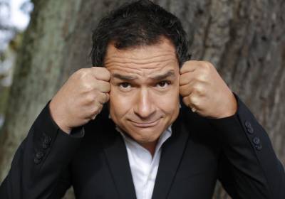 Stephan Bauer: Weihnachten fällt aus, Josef gesteh