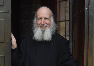 Verstehen statt Verurteilen mit Pater Anselm Grün