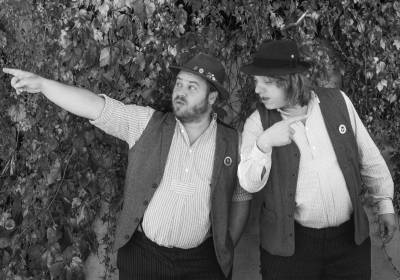 Tom & Basti: Zwoaschneidig