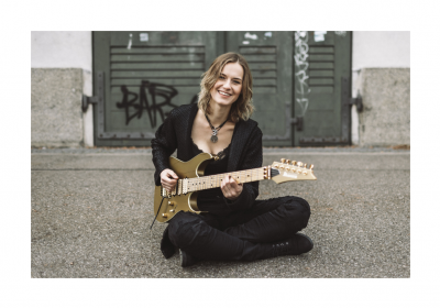 Yasi Hofer Trio