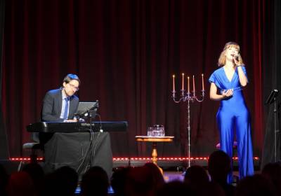 OVIGO sings: "Unstillbare Gier...nach Musical"